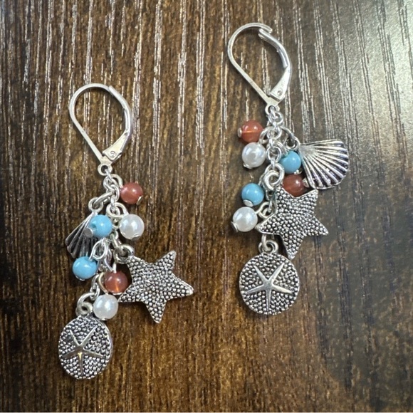 Silver Tone Beach Shore Ocean Starfish Sand Dollar Sea Shell Dangle Earrings - Picture 2 of 3
